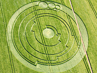 0_61_crop_circle_pi_aerial.jpg